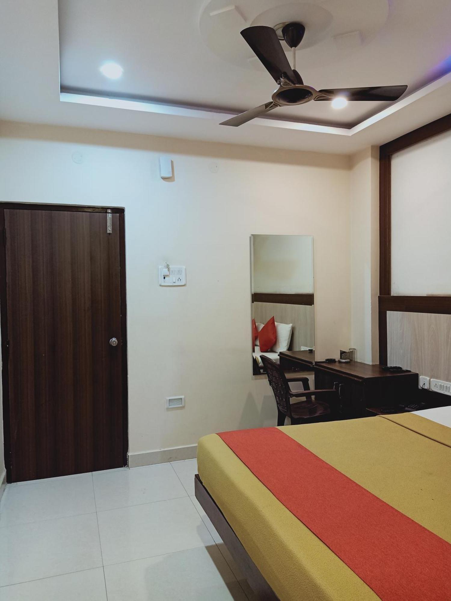 Hotel Neem Tree Hyderabad Airport Shamshabad Exterior photo