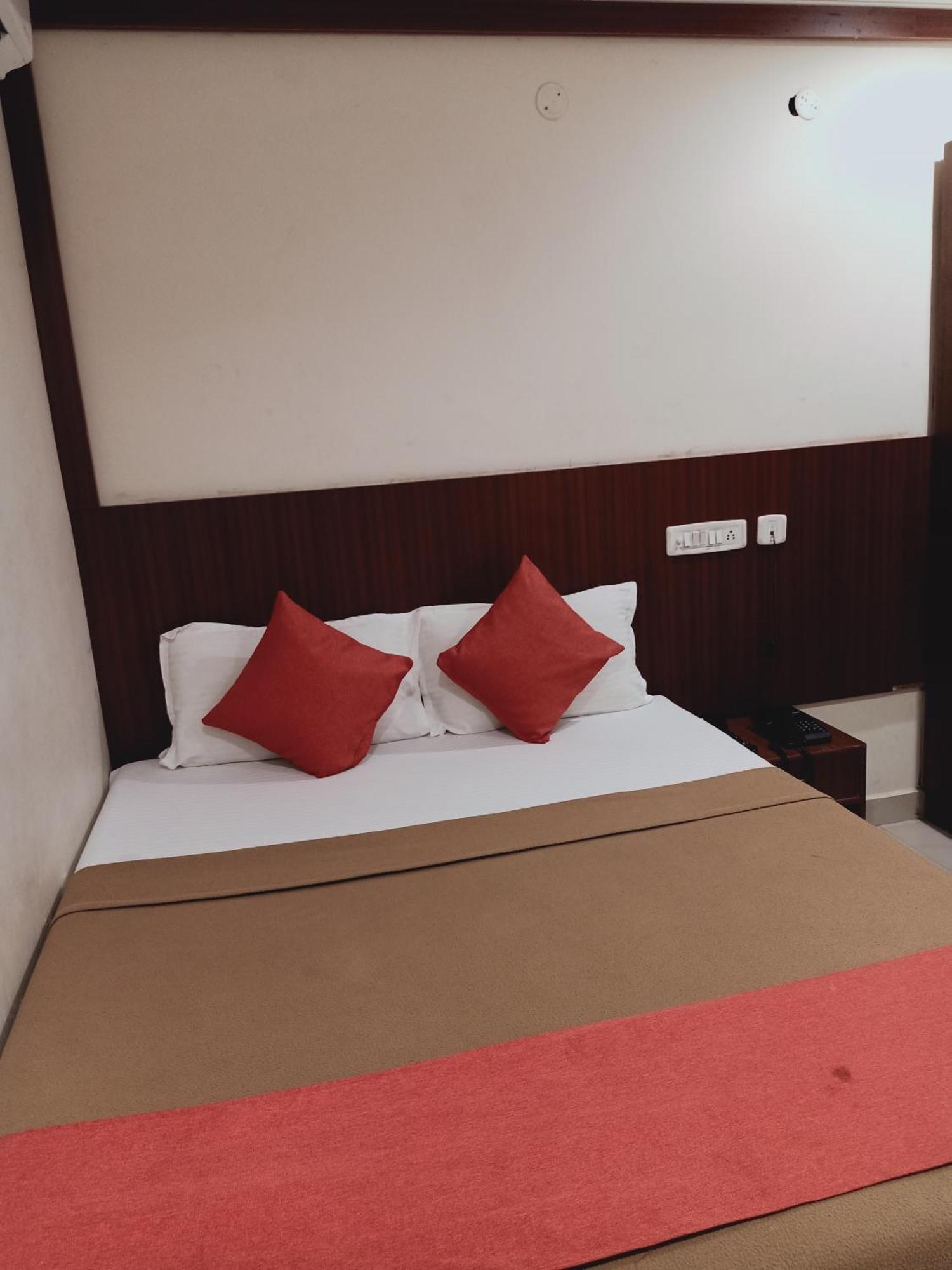 Hotel Neem Tree Hyderabad Airport Shamshabad Exterior photo