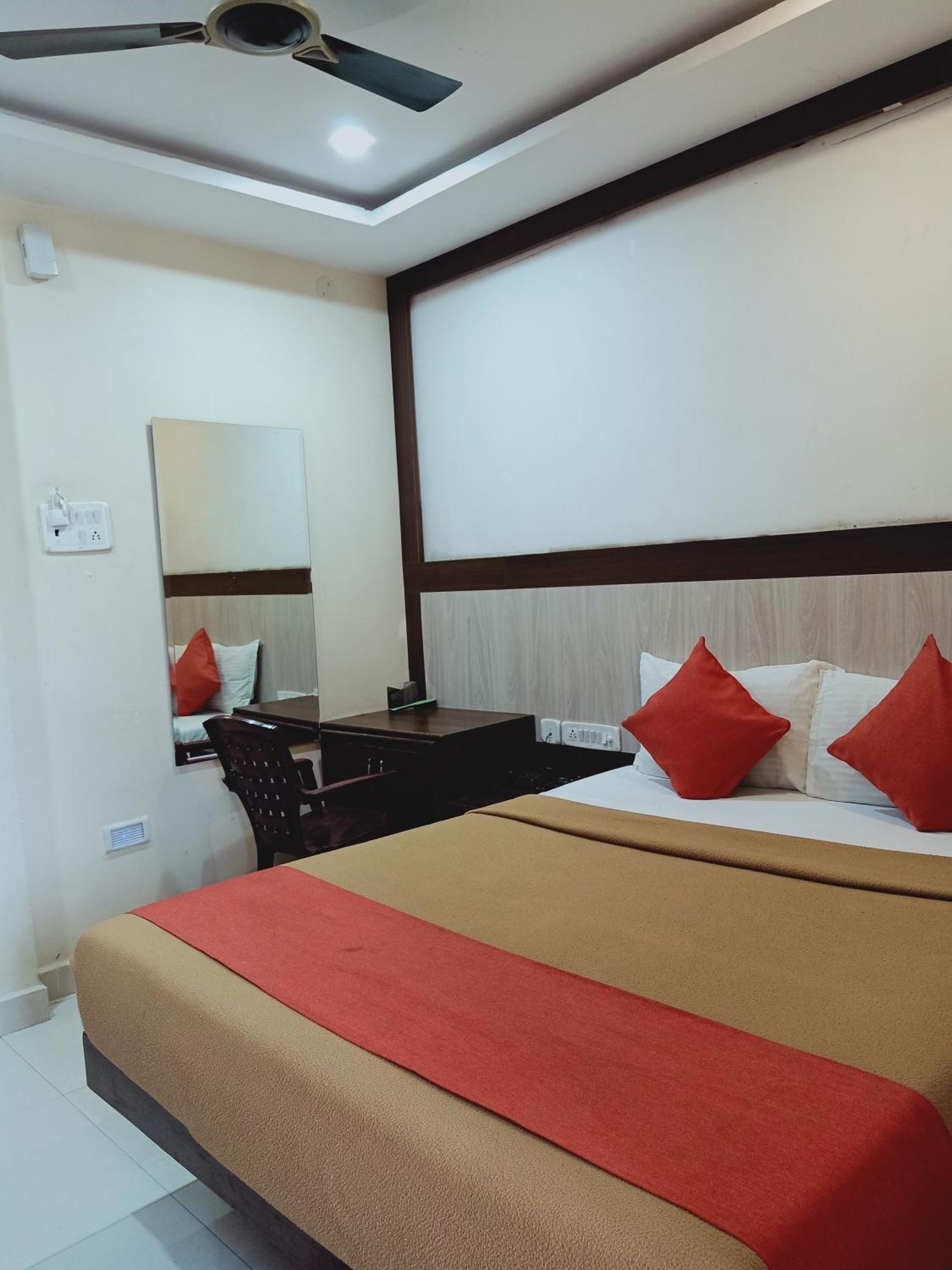 Hotel Neem Tree Hyderabad Airport Shamshabad Exterior photo