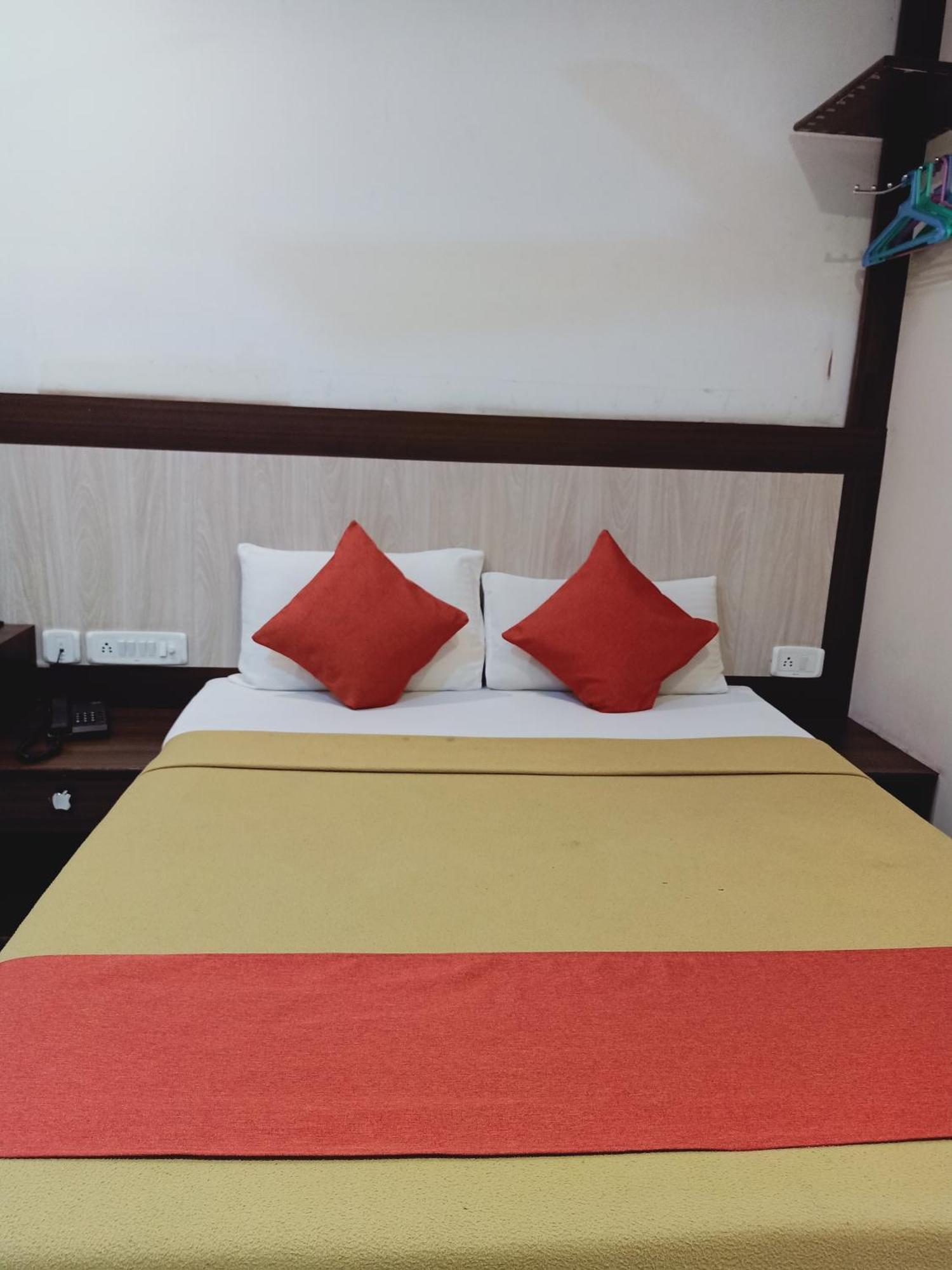 Hotel Neem Tree Hyderabad Airport Shamshabad Exterior photo