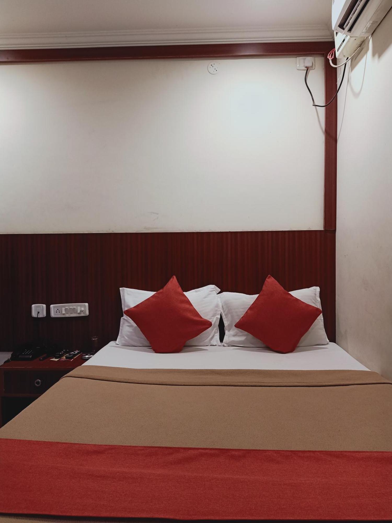 Hotel Neem Tree Hyderabad Airport Shamshabad Exterior photo
