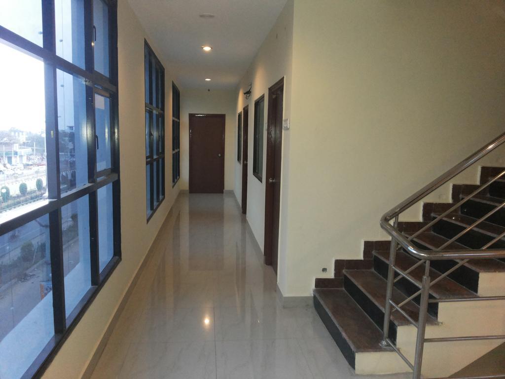 Hotel Neem Tree Hyderabad Airport Shamshabad Exterior photo